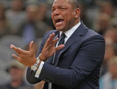 关于谢震业手感滚烫，带领圣安东尼奥马刺血战本菲卡，赛后一句话霸气侧漏的信息